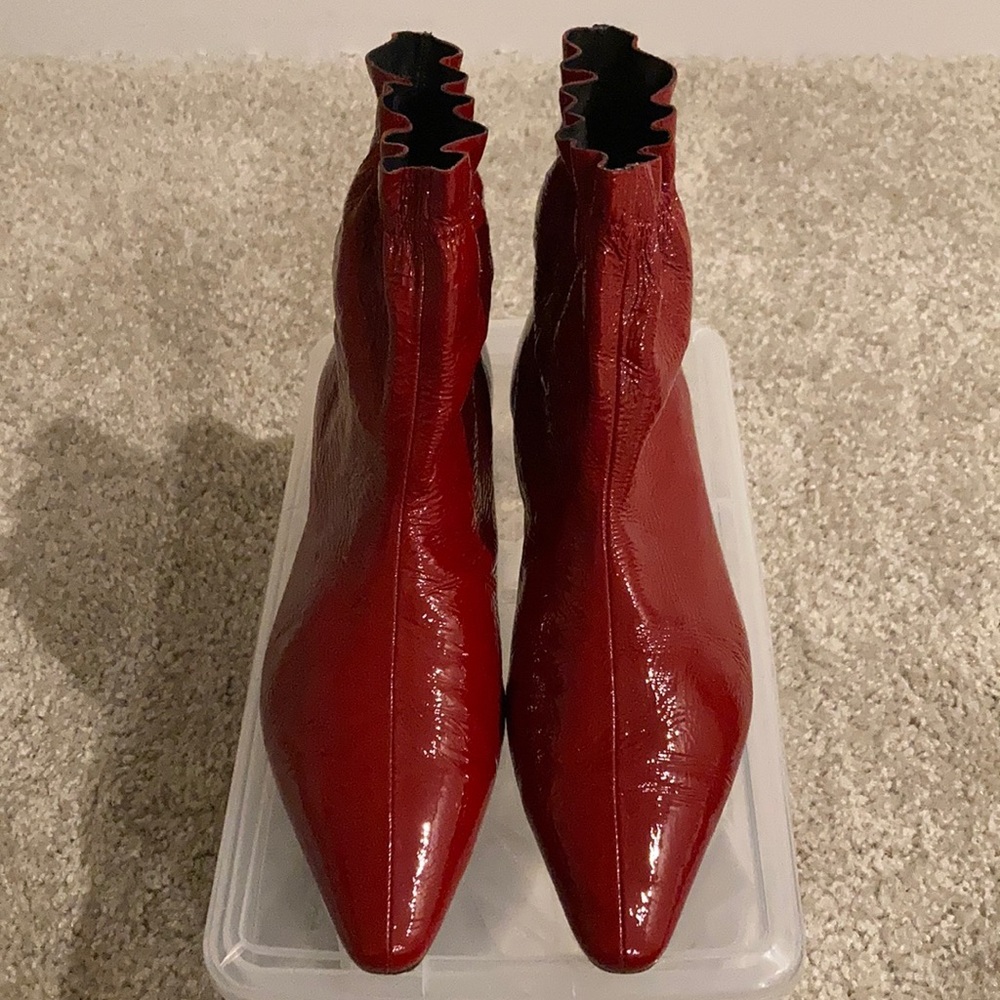 Zara woman